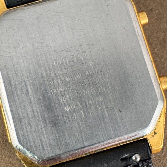 Vintage Pulsar Analog & Digital Alarm Wristwatch with dual time movement - Picture 7 of 9